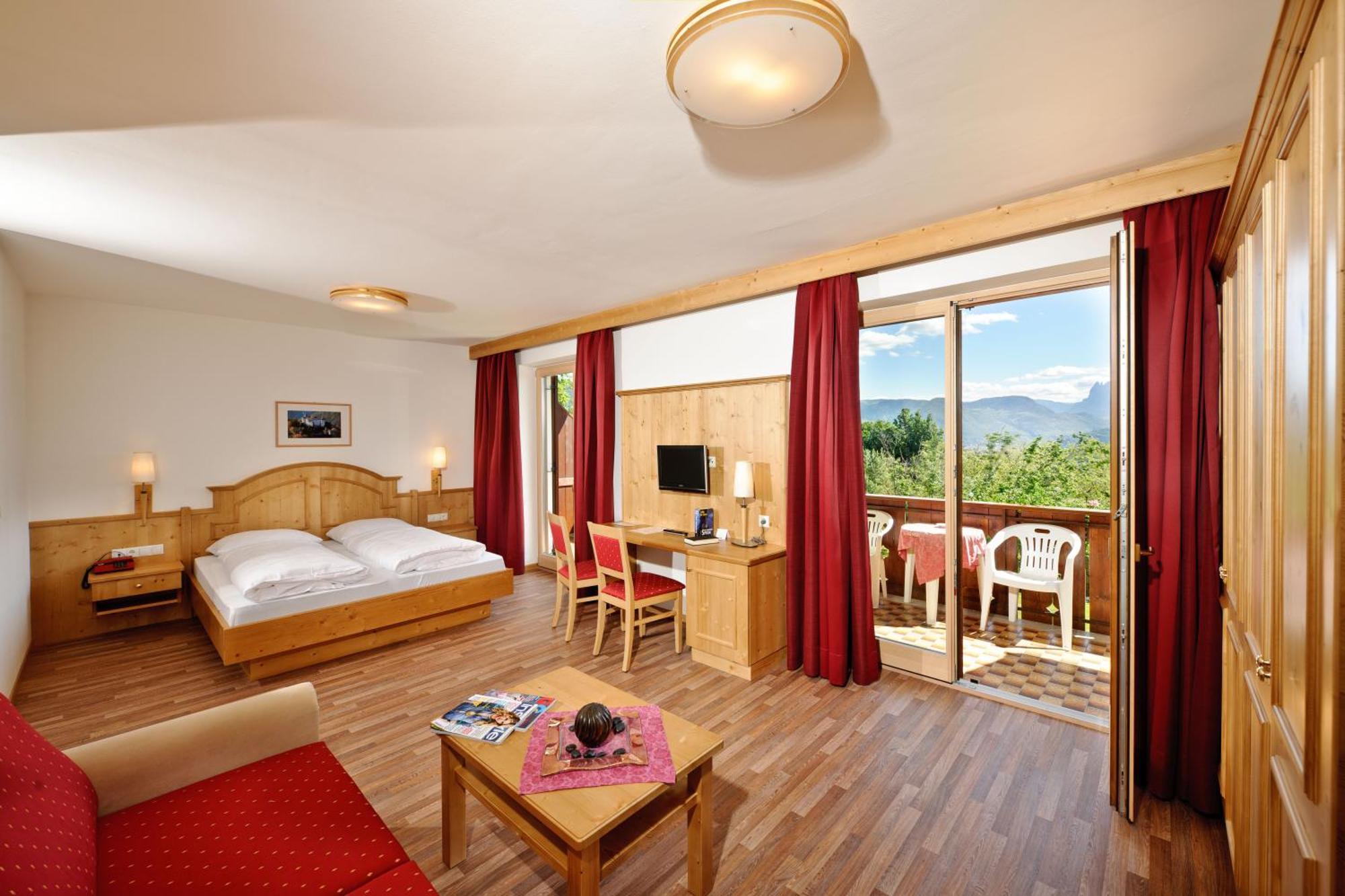 Hotel St. Justina Hof Appiano Sulla Strada Del Vino Exterior foto
