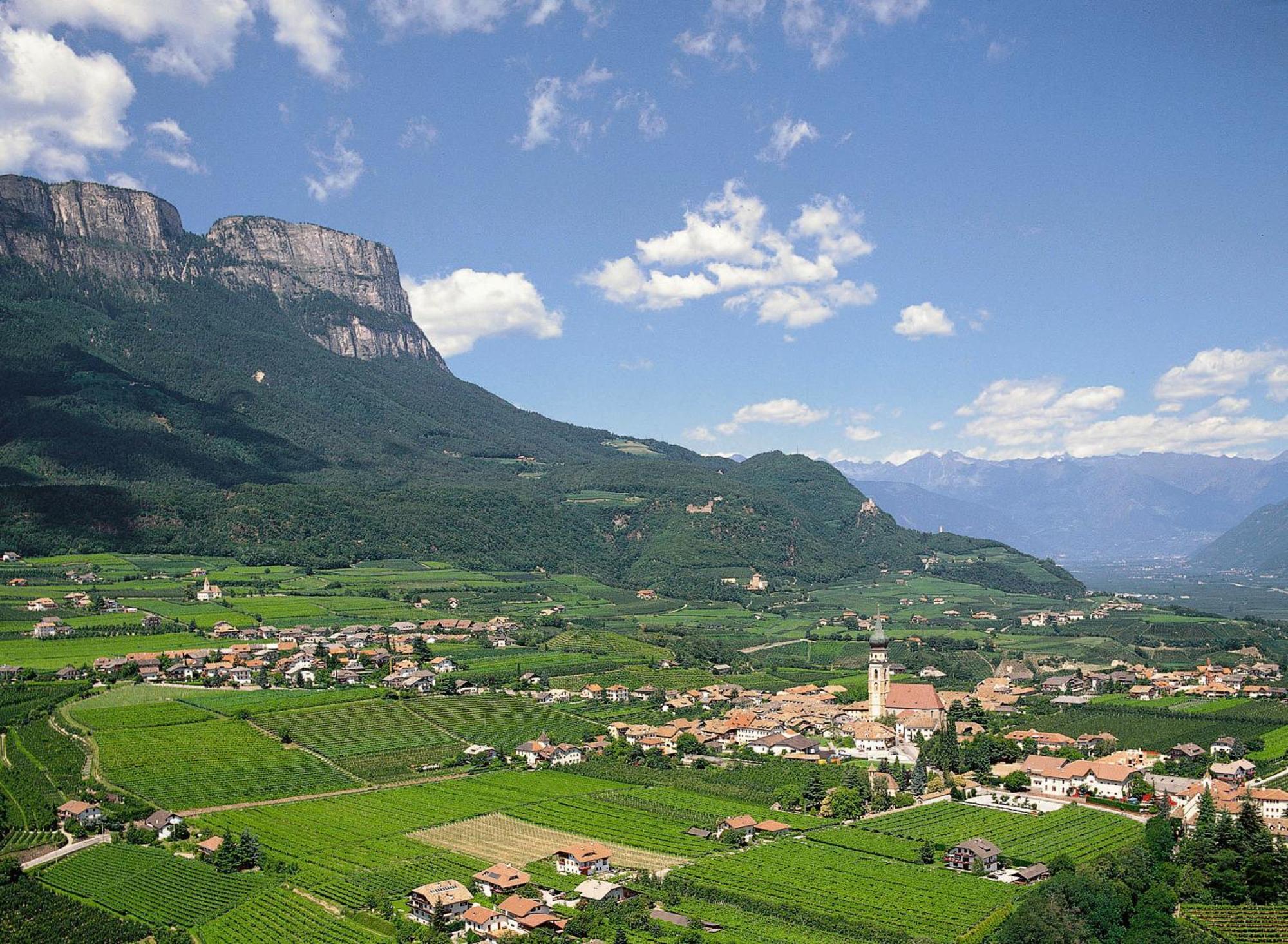 Hotel St. Justina Hof Appiano Sulla Strada Del Vino Exterior foto