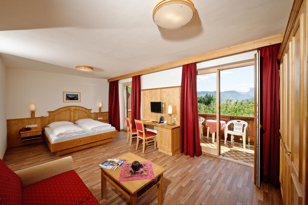 Hotel St. Justina Hof Appiano Sulla Strada Del Vino Exterior foto