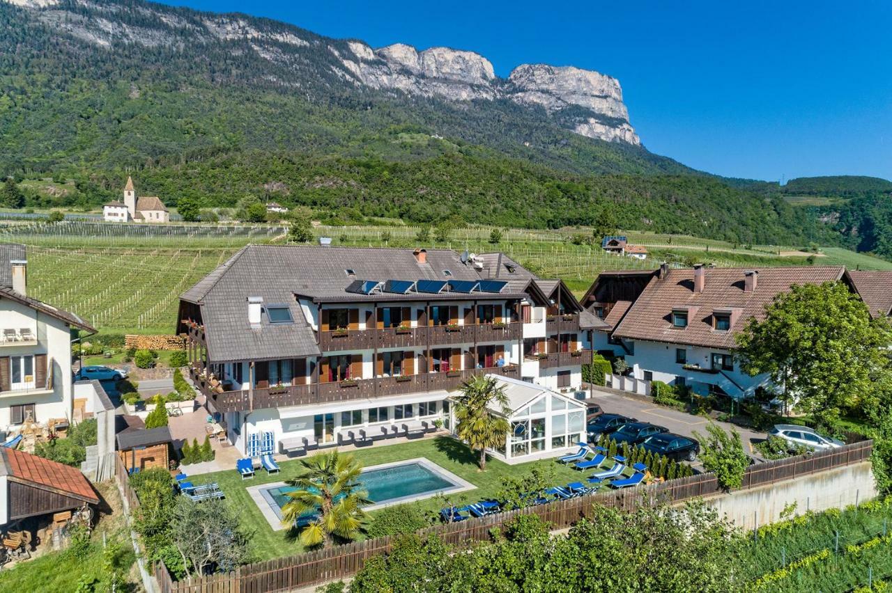 Hotel St. Justina Hof Appiano Sulla Strada Del Vino Exterior foto