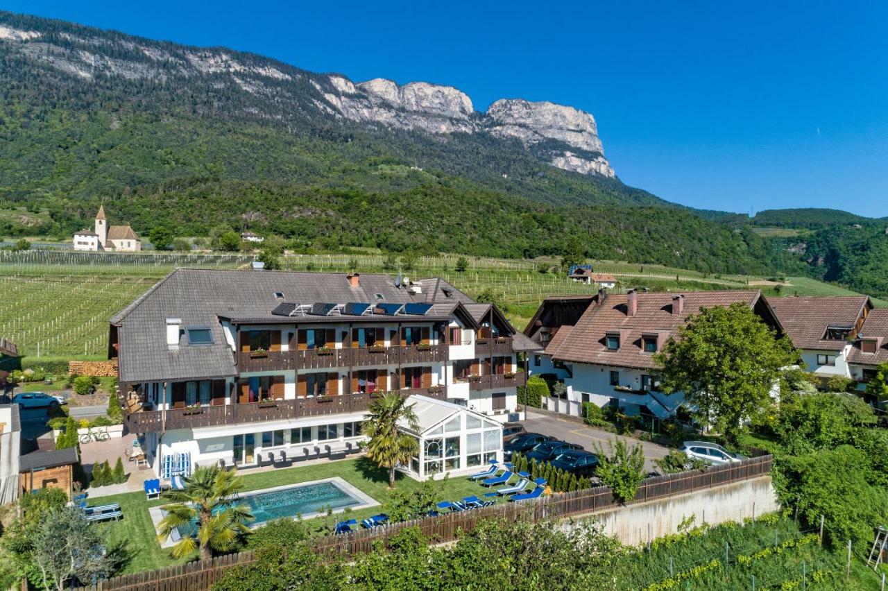 Hotel St. Justina Hof Appiano Sulla Strada Del Vino Exterior foto
